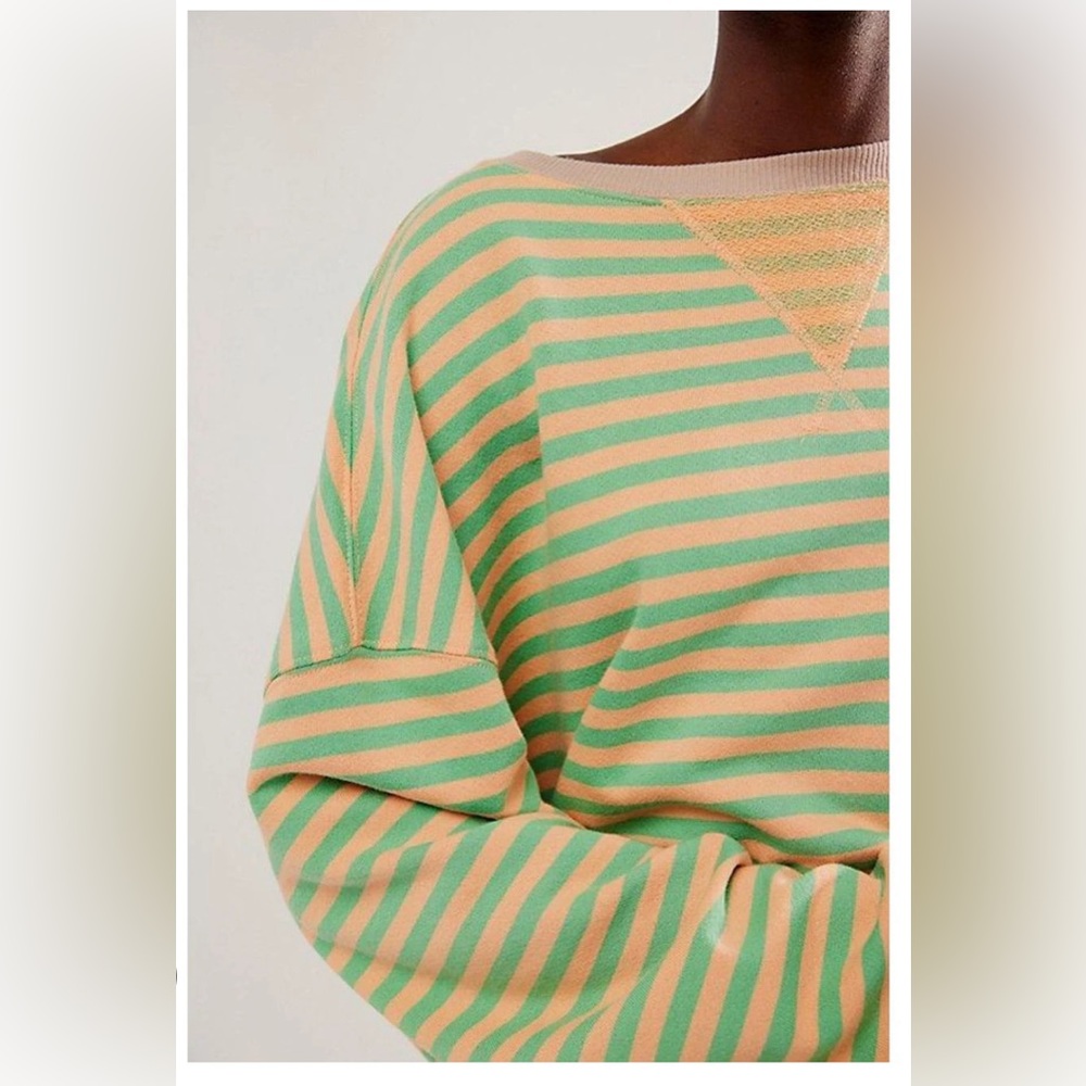 NWT Free People Classic Striped Oversized Crewneck
Peach Combo XS Sold Out Color